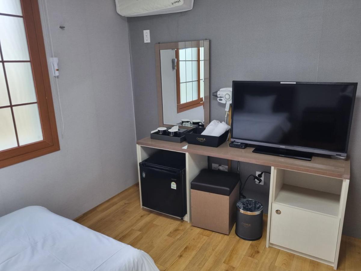 Charlie Hotel Jeju Exterior foto